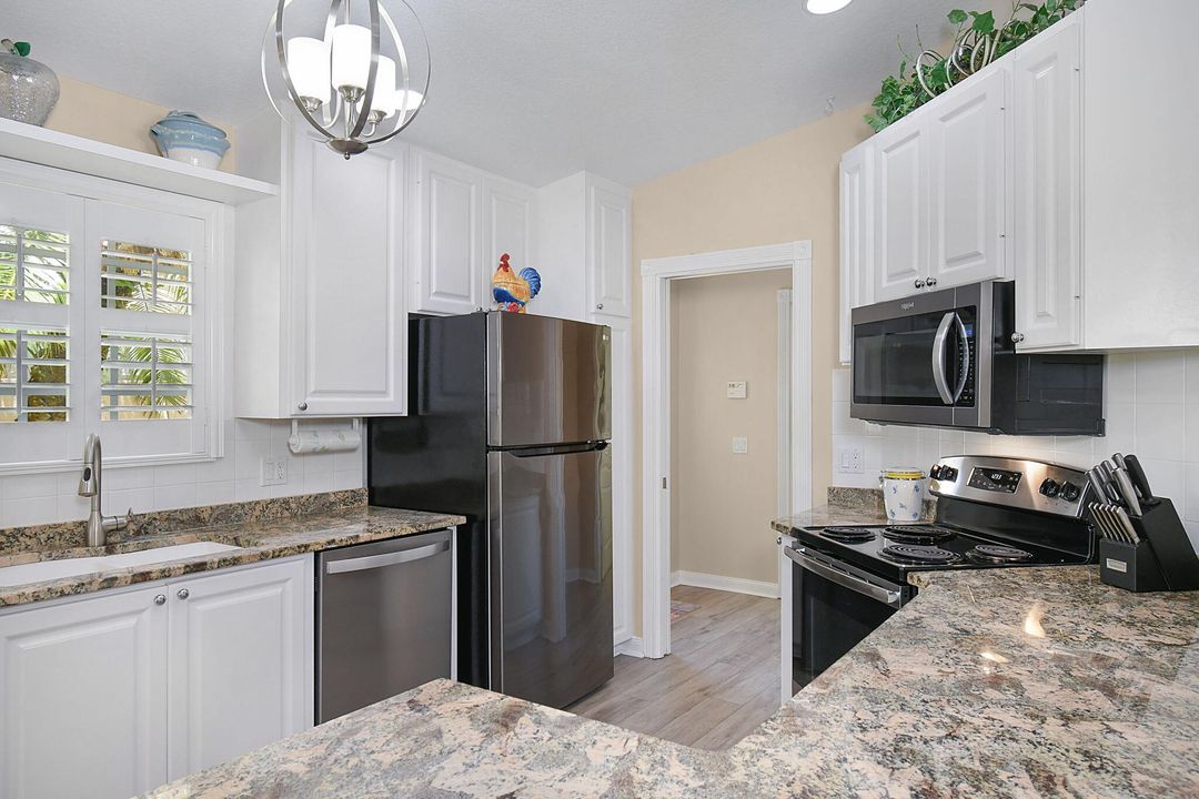 For Sale: $479,900 (2 beds, 2 baths, 1526 Square Feet)