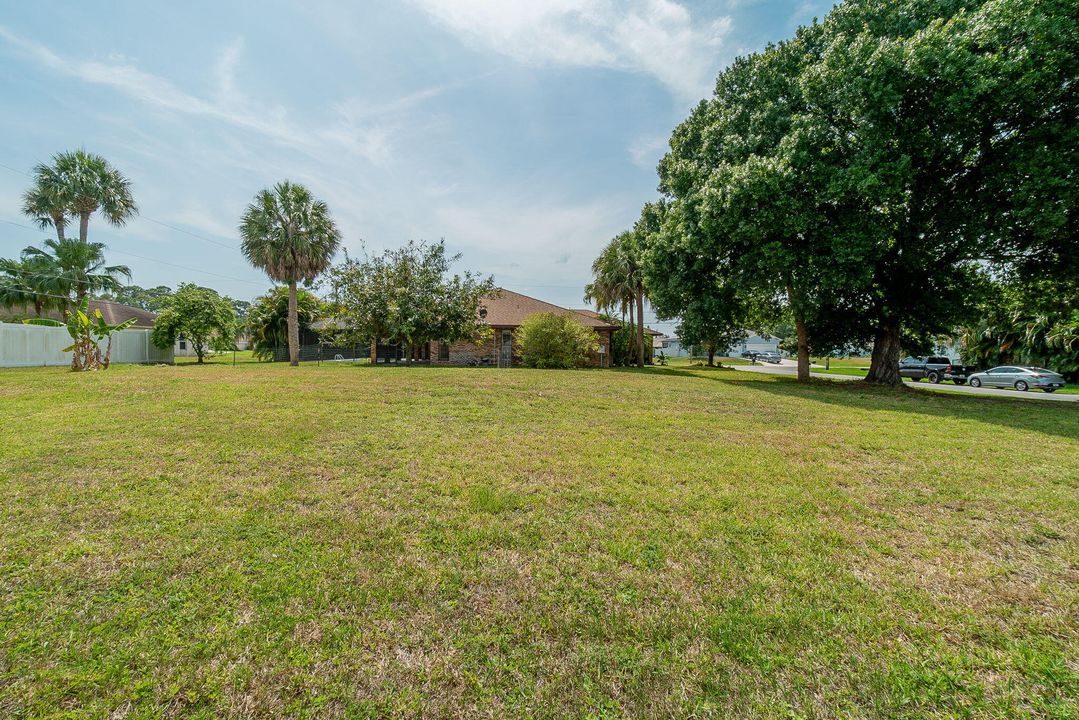 Active With Contract: $499,999 (3 beds, 2 baths, 1978 Square Feet)