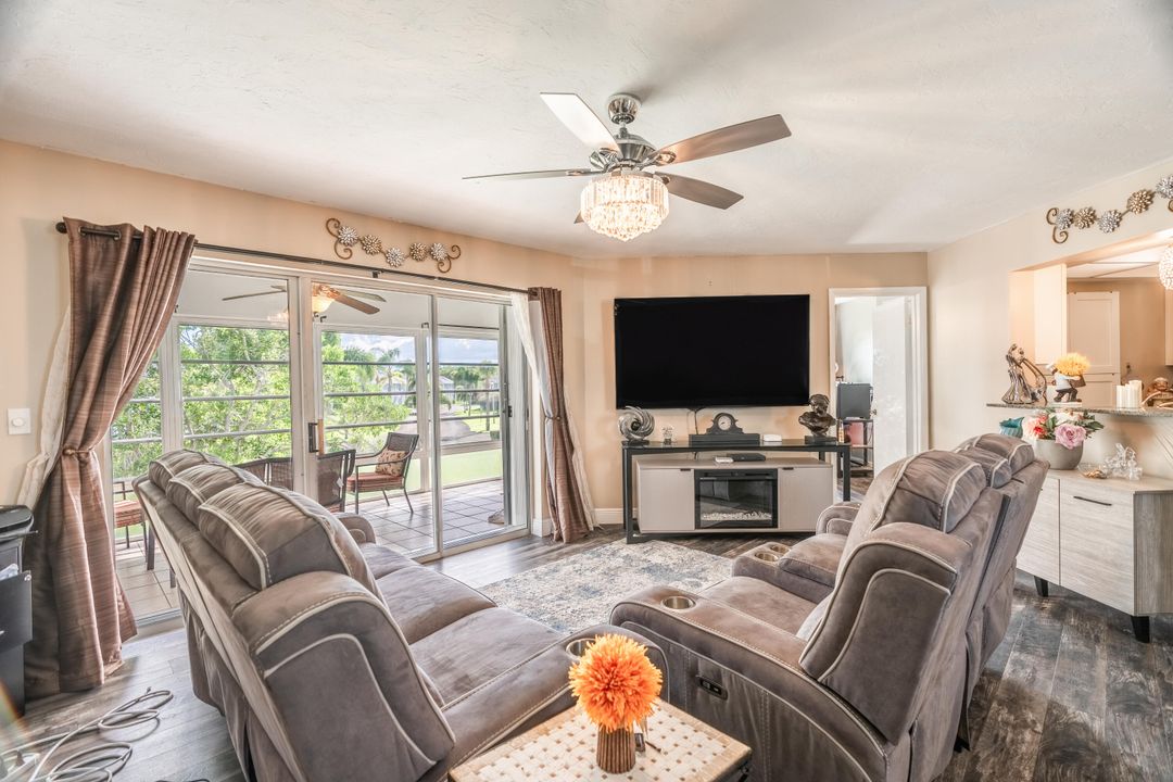 For Sale: $239,000 (2 beds, 2 baths, 1200 Square Feet)