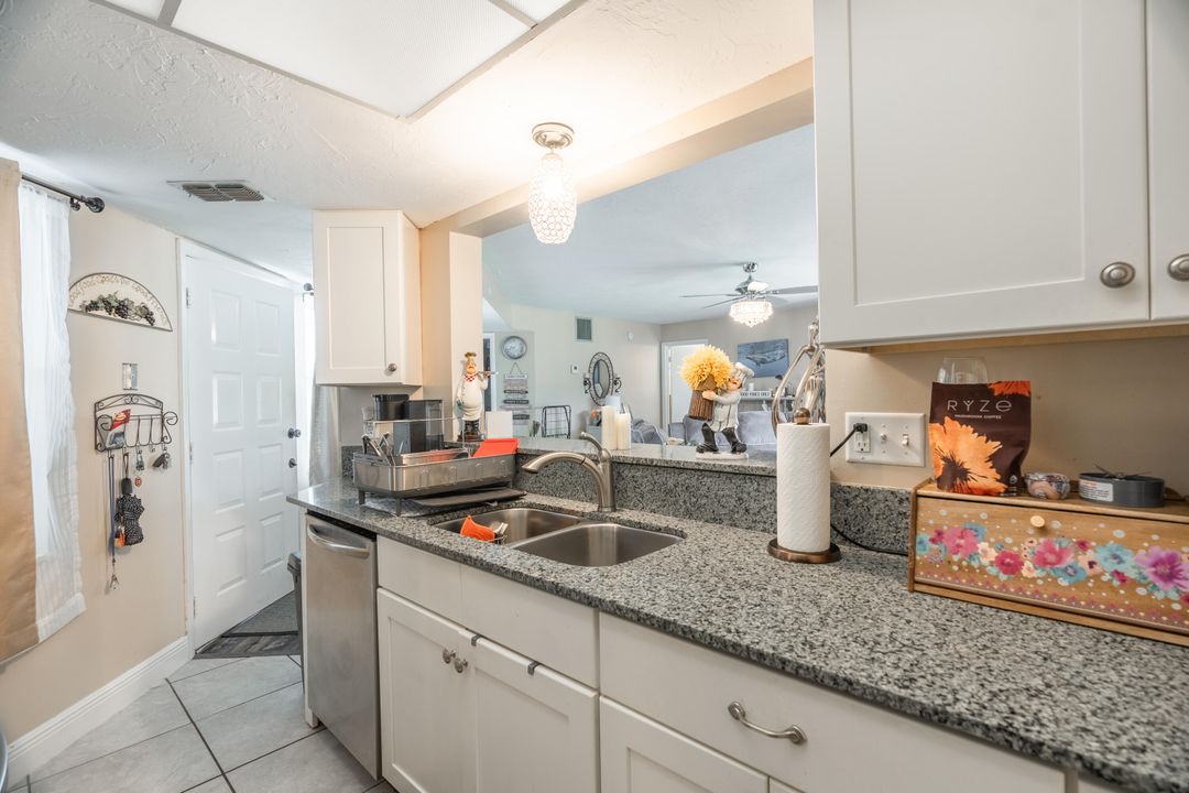 For Sale: $239,000 (2 beds, 2 baths, 1200 Square Feet)