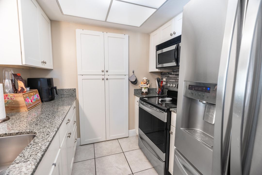 For Sale: $239,000 (2 beds, 2 baths, 1200 Square Feet)