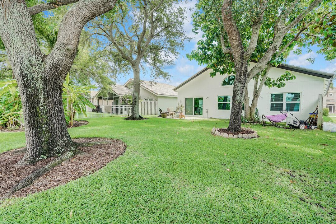 Active With Contract: $560,000 (3 beds, 2 baths, 1797 Square Feet)