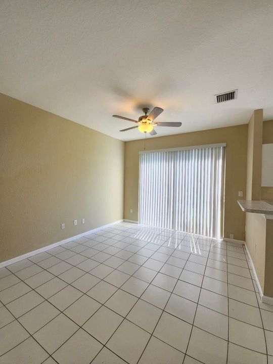 Active With Contract: $1,950 (2 beds, 2 baths, 1206 Square Feet)