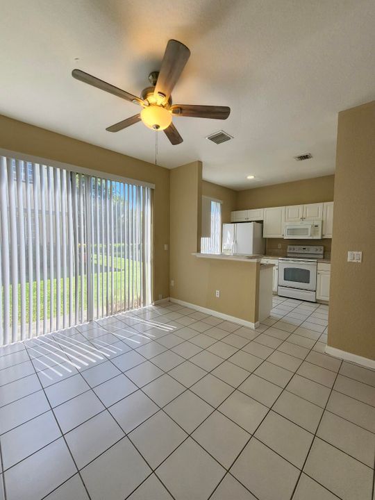 Active With Contract: $1,950 (2 beds, 2 baths, 1206 Square Feet)