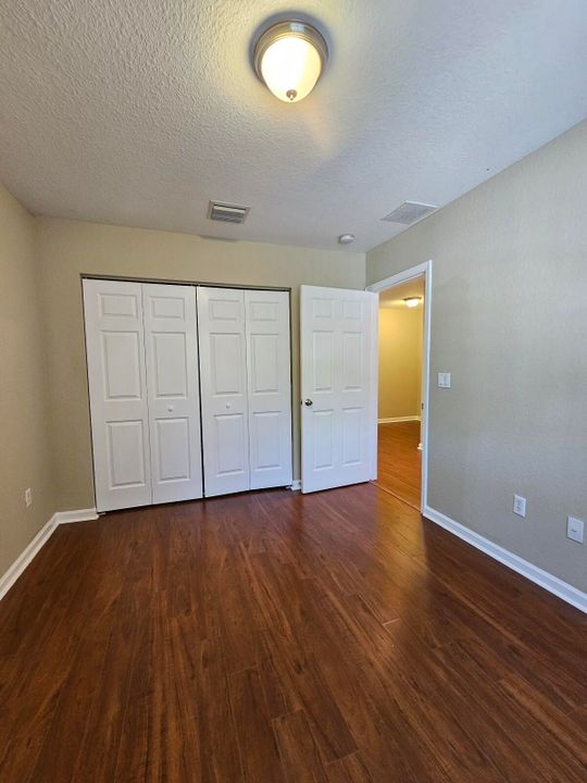 Active With Contract: $1,950 (2 beds, 2 baths, 1206 Square Feet)