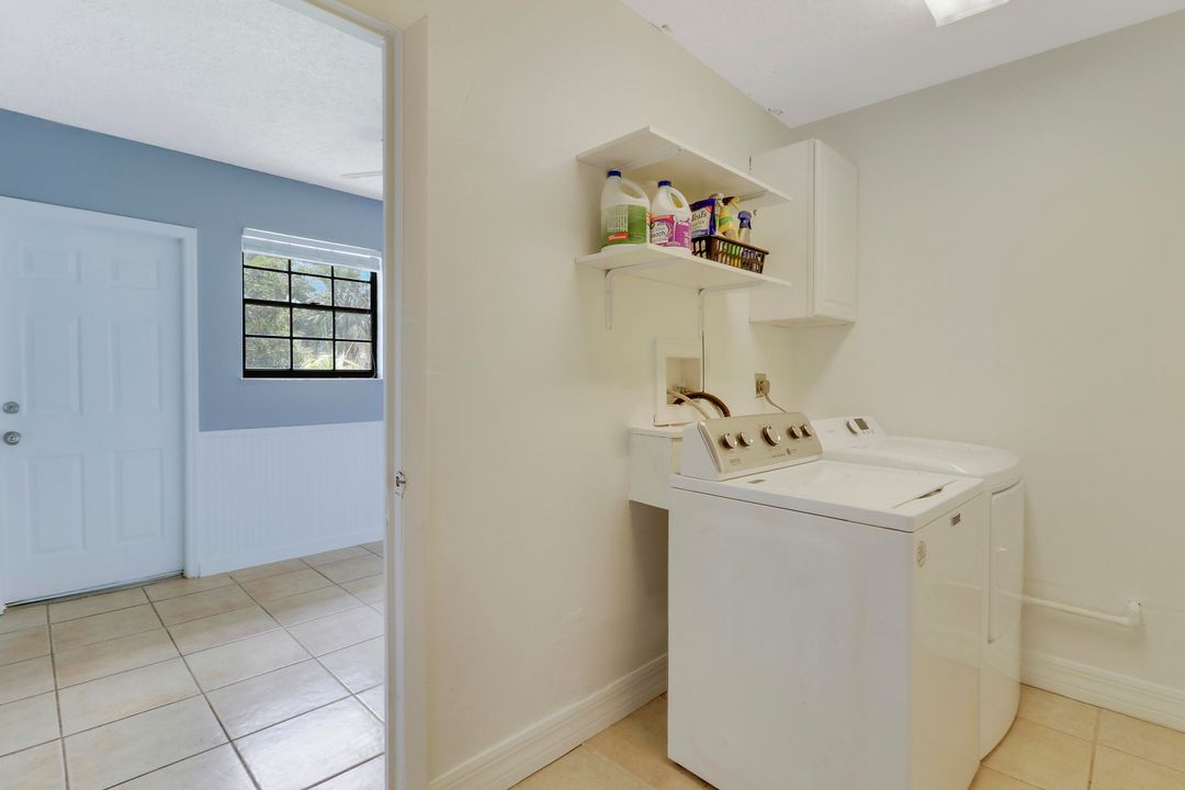 Active With Contract: $324,900 (2 beds, 2 baths, 1308 Square Feet)