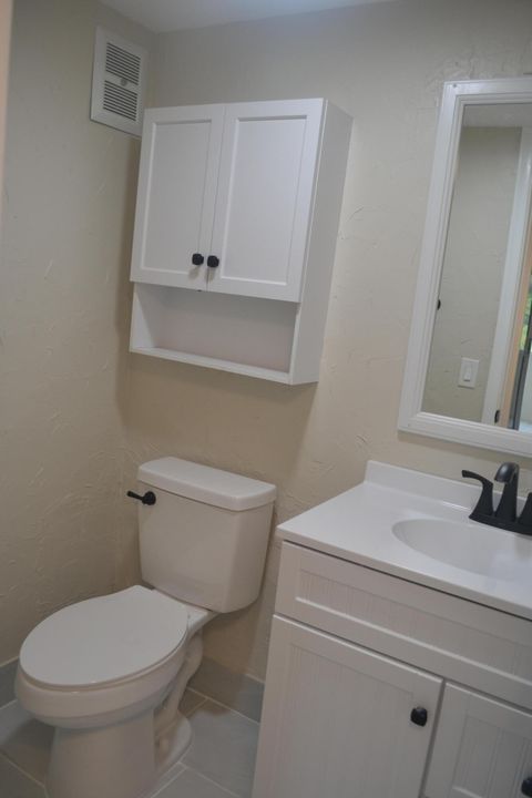 For Rent: $1,650 (2 beds, 1 baths, 820 Square Feet)