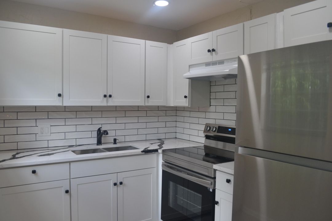 For Rent: $1,650 (2 beds, 1 baths, 820 Square Feet)