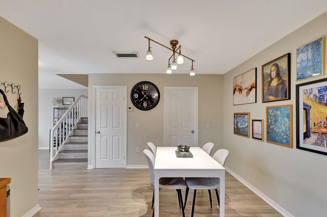 Active With Contract: $2,600 (2 beds, 2 baths, 1184 Square Feet)