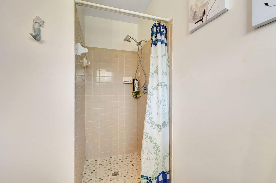 For Sale: $349,900 (2 beds, 2 baths, 1479 Square Feet)