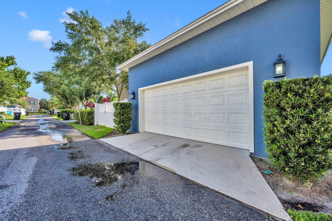 Active With Contract: $1,050,000 (4 beds, 3 baths, 2299 Square Feet)