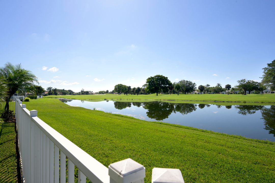 For Sale: $1,045,000 (3 beds, 3 baths, 1738 Square Feet)