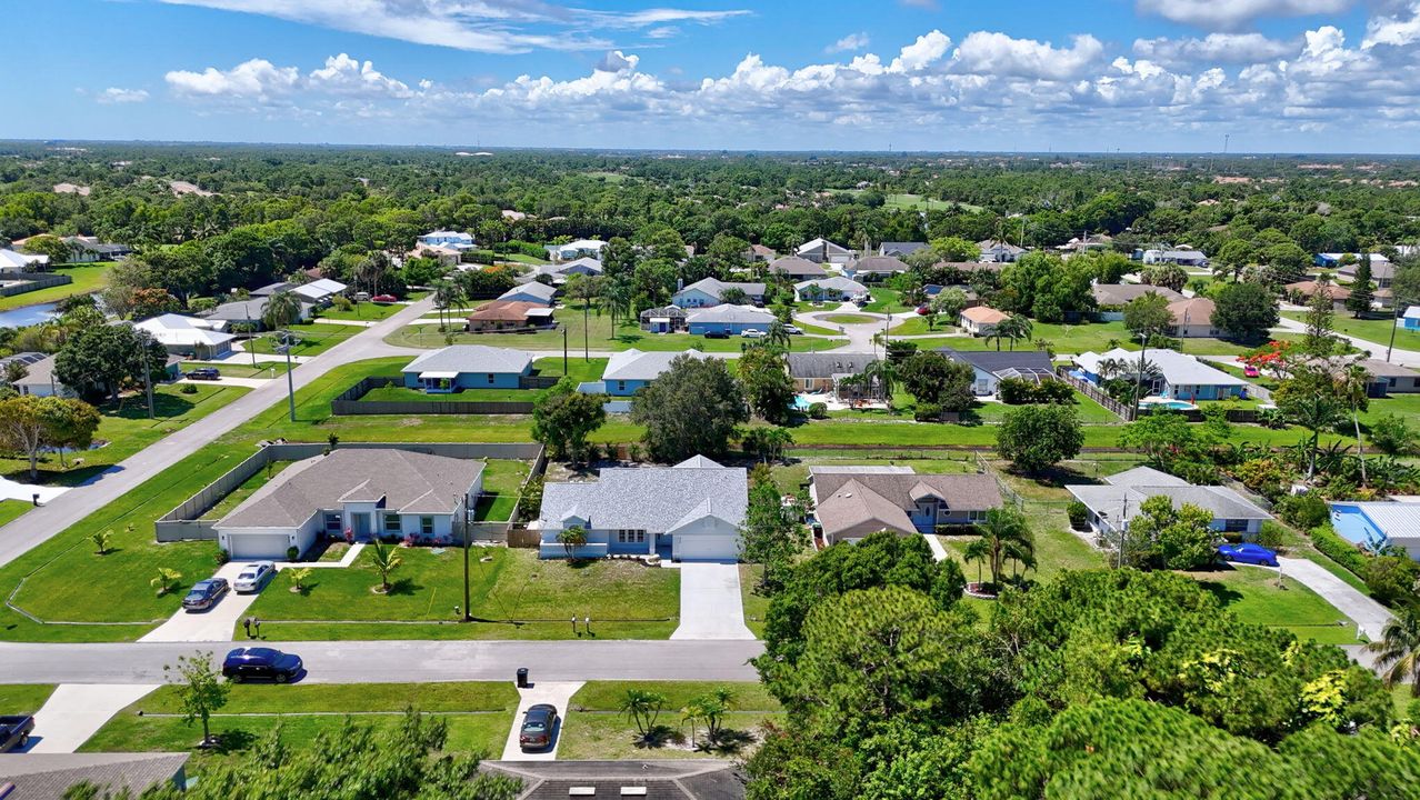 Active With Contract: $458,900 (3 beds, 2 baths, 1755 Square Feet)