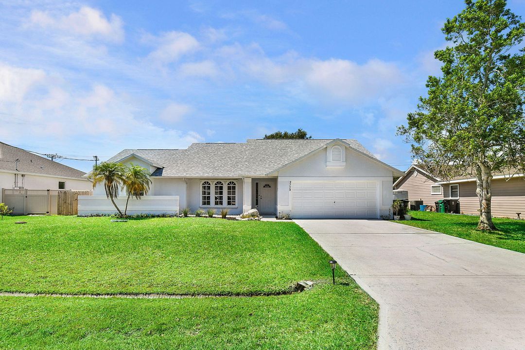 Active With Contract: $458,900 (3 beds, 2 baths, 1755 Square Feet)