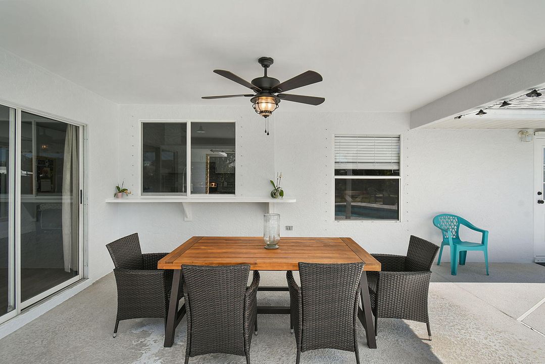 Active With Contract: $458,900 (3 beds, 2 baths, 1755 Square Feet)