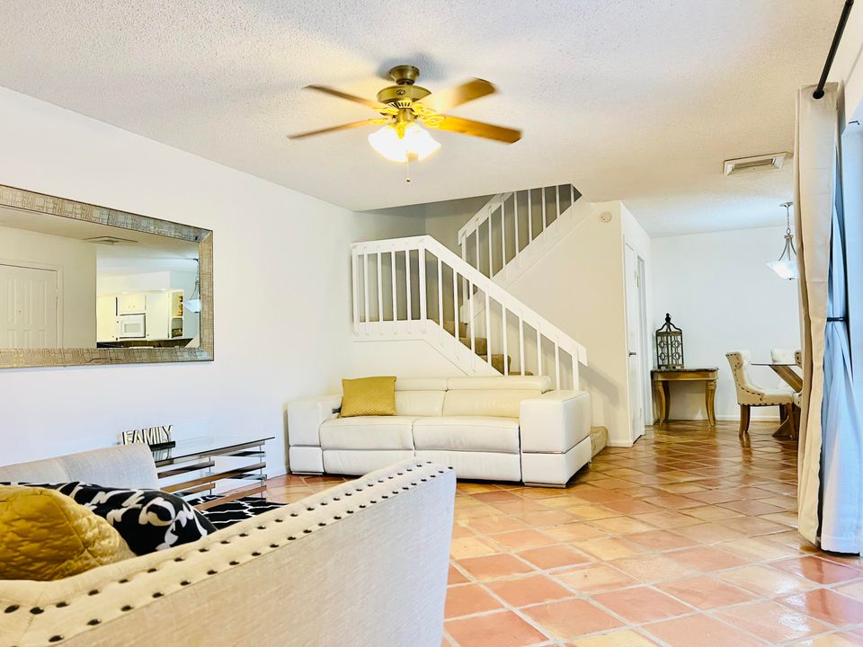 Active With Contract: $2,500 (2 beds, 2 baths, 1488 Square Feet)