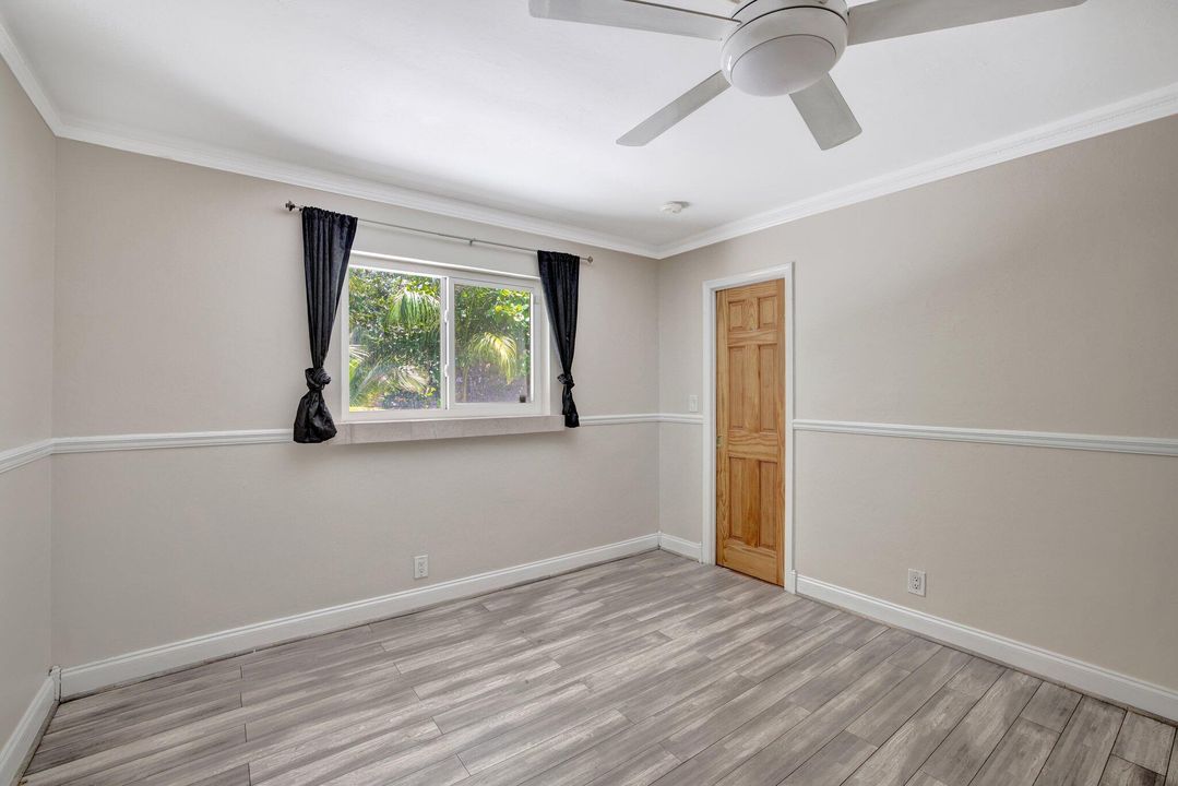 Active With Contract: $923,000 (3 beds, 2 baths, 2496 Square Feet)