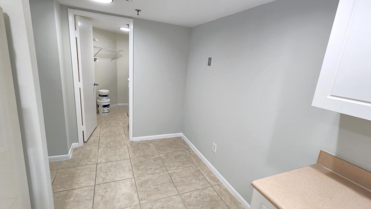 For Sale: $339,500 (2 beds, 2 baths, 1160 Square Feet)