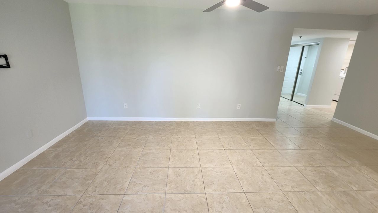 For Sale: $339,500 (2 beds, 2 baths, 1160 Square Feet)