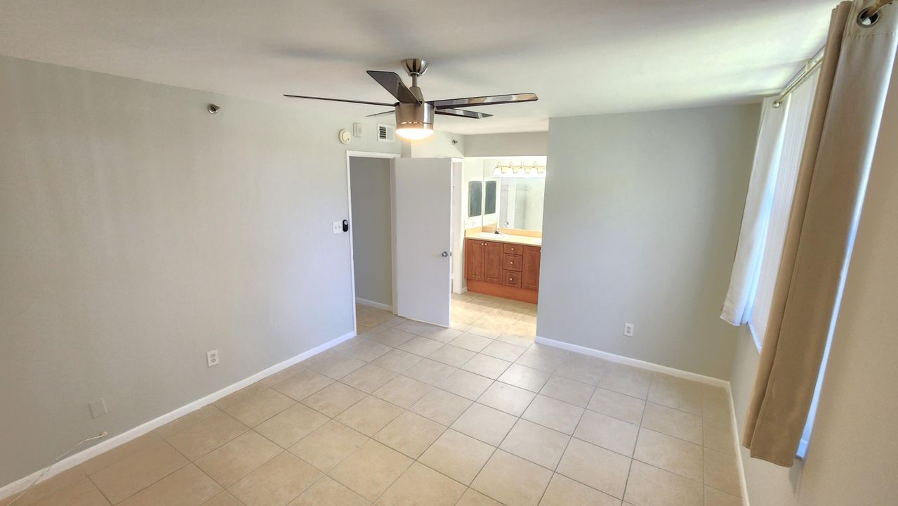 For Sale: $339,500 (2 beds, 2 baths, 1160 Square Feet)