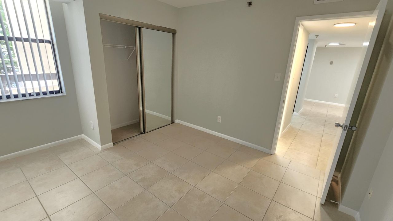 For Sale: $339,500 (2 beds, 2 baths, 1160 Square Feet)