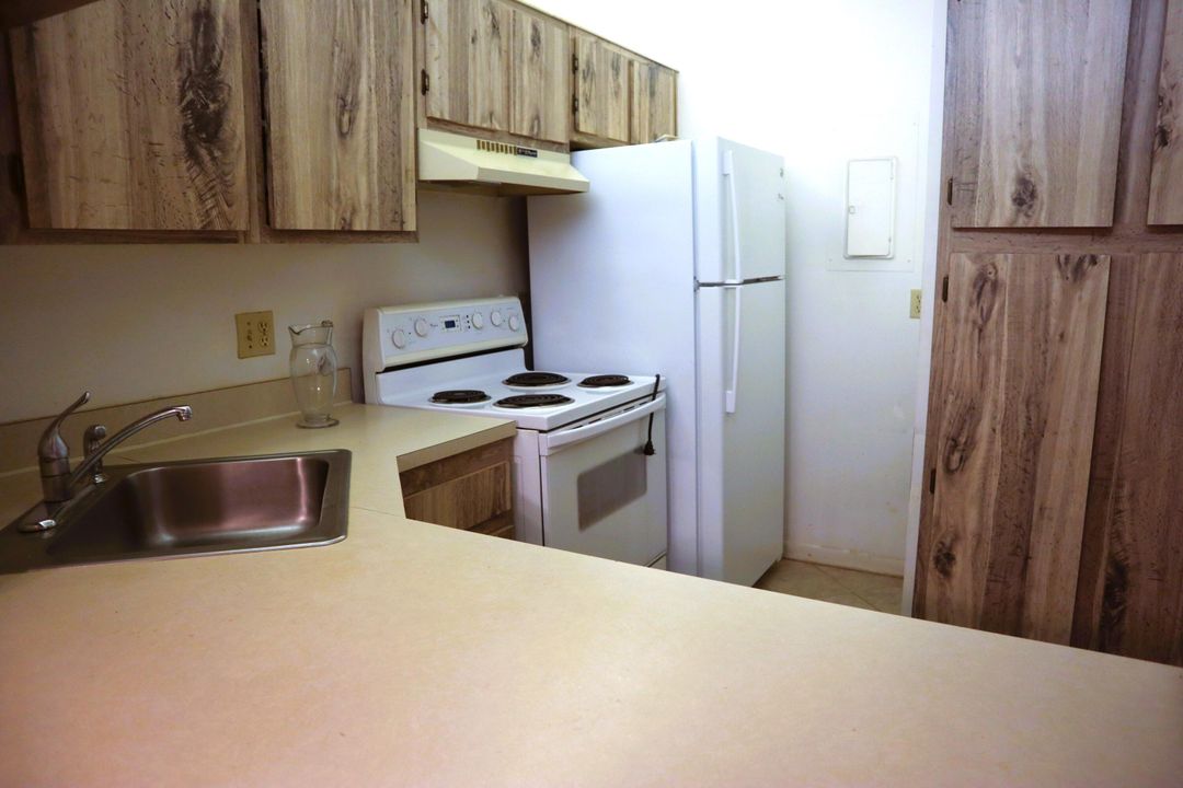 For Sale: $235,000 (2 beds, 2 baths, 1005 Square Feet)