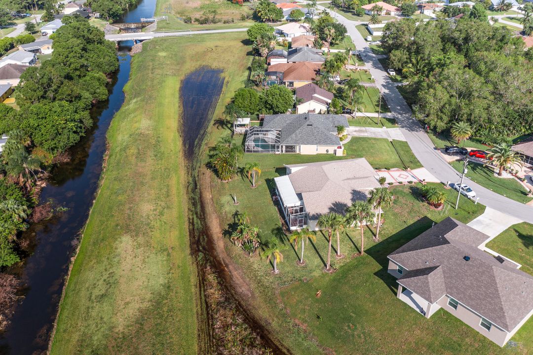 Active With Contract: $399,900 (3 beds, 2 baths, 2049 Square Feet)