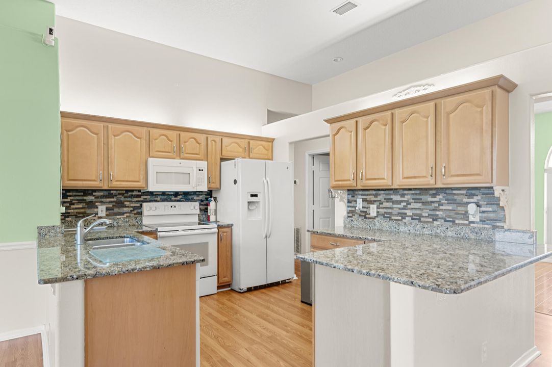 Active With Contract: $399,900 (3 beds, 2 baths, 2049 Square Feet)