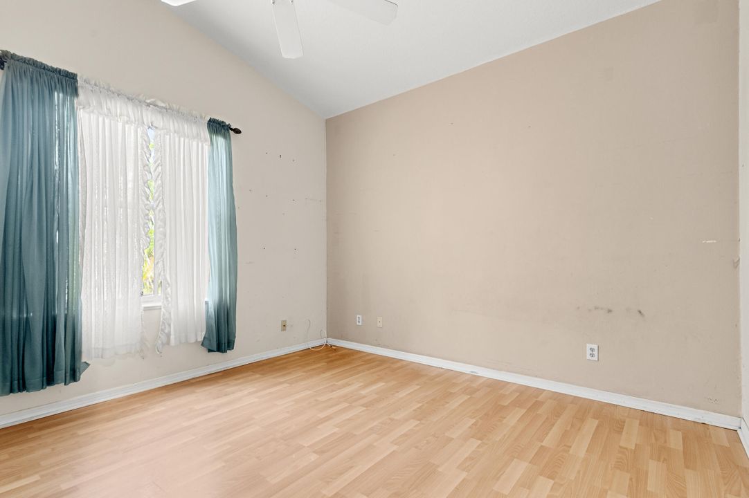 Active With Contract: $399,900 (3 beds, 2 baths, 2049 Square Feet)