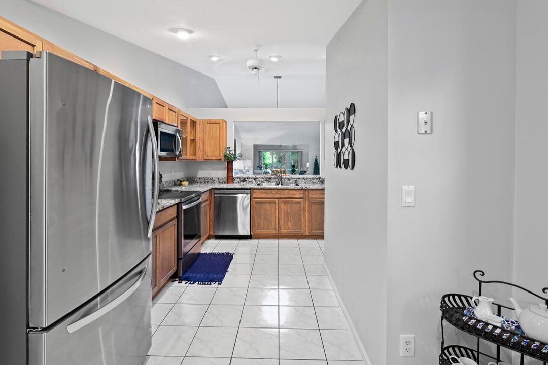 For Sale: $378,000 (2 beds, 2 baths, 1461 Square Feet)