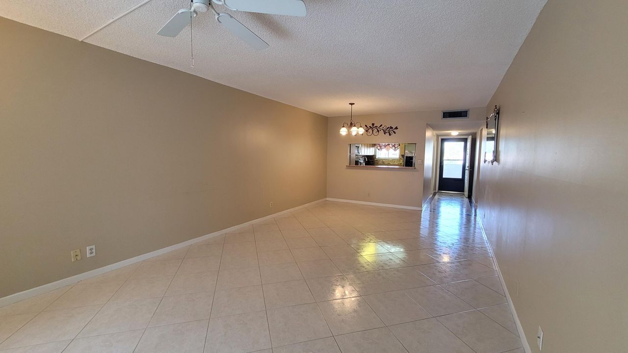 Active With Contract: $1,600 (2 beds, 2 baths, 1082 Square Feet)