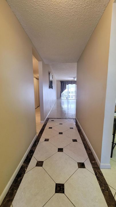 Active With Contract: $1,600 (2 beds, 2 baths, 1082 Square Feet)