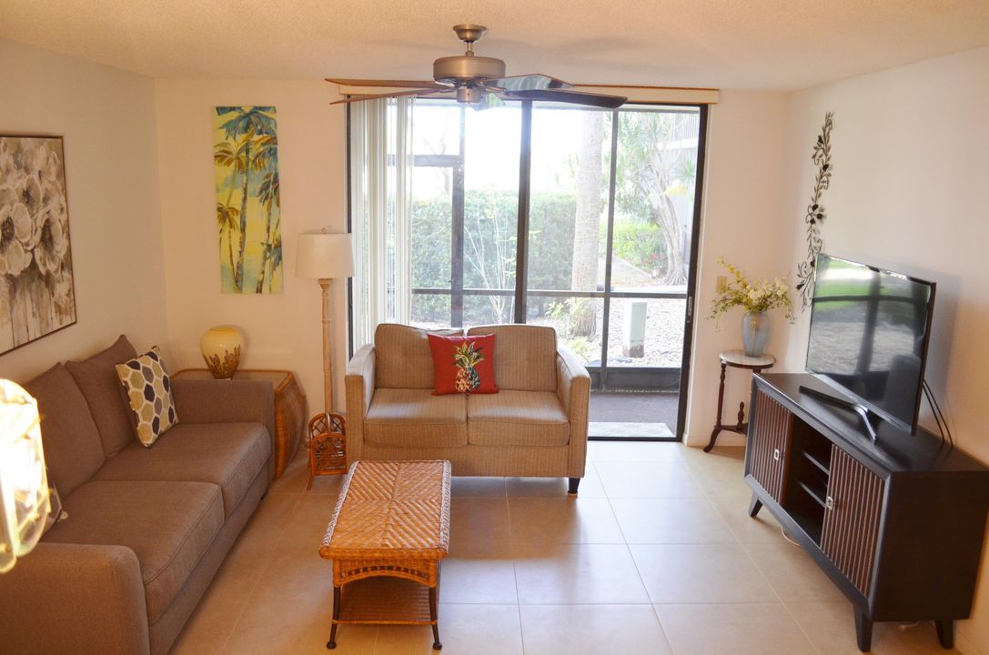 Active With Contract: $140,000 (1 beds, 1 baths, 680 Square Feet)