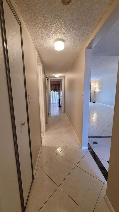 Active With Contract: $1,600 (2 beds, 2 baths, 1082 Square Feet)