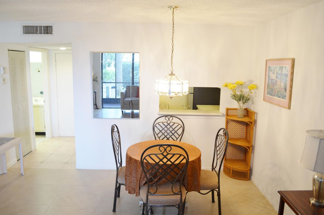 Active With Contract: $140,000 (1 beds, 1 baths, 680 Square Feet)