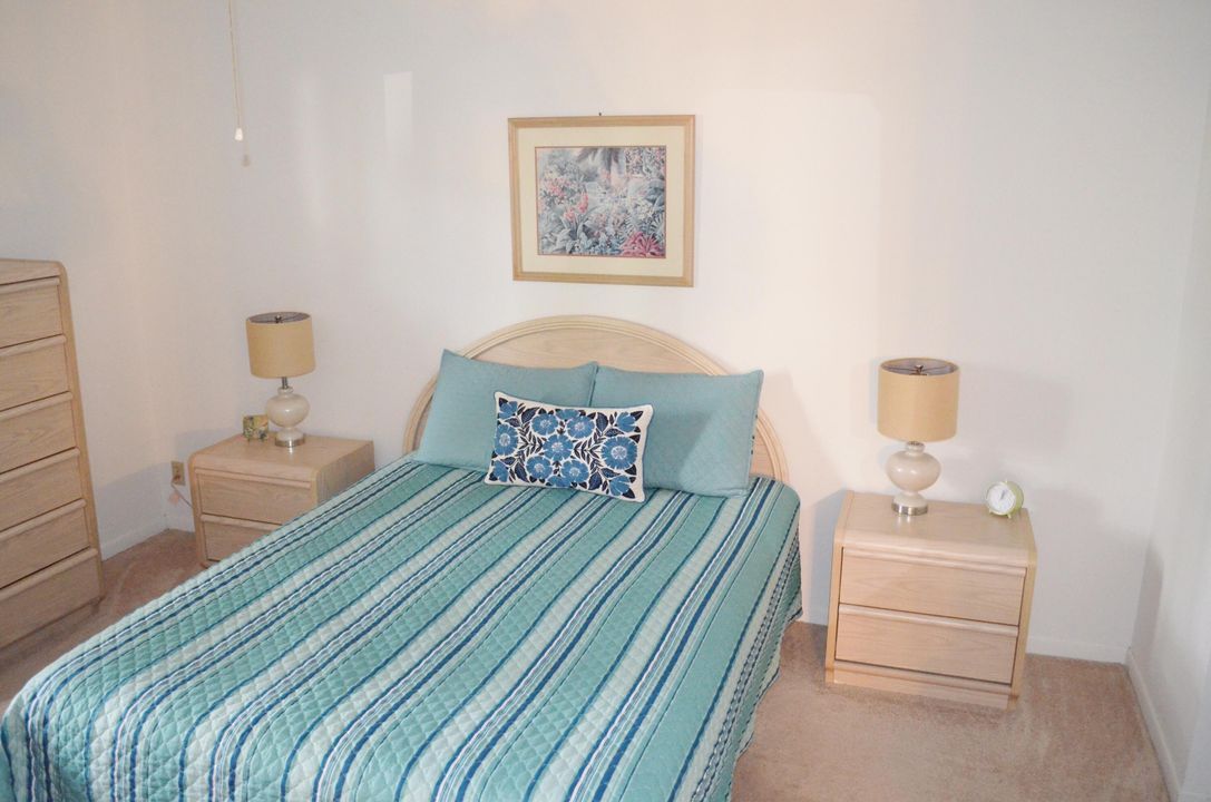 Active With Contract: $140,000 (1 beds, 1 baths, 680 Square Feet)