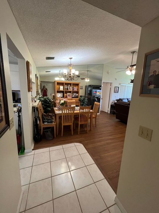 For Sale: $175,000 (2 beds, 2 baths, 1049 Square Feet)