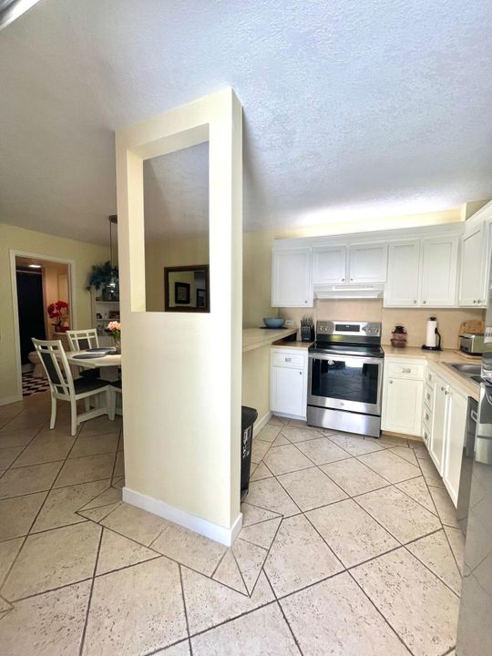 For Sale: $354,500 (2 beds, 2 baths, 1288 Square Feet)
