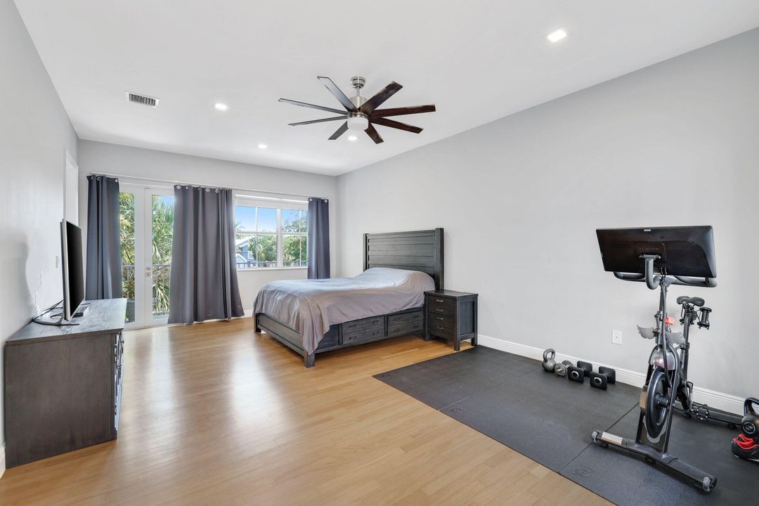 For Sale: $1,200,000 (3 beds, 2 baths, 3189 Square Feet)