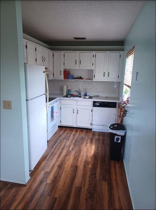 For Sale: $105,000 (1 beds, 1 baths, 750 Square Feet)