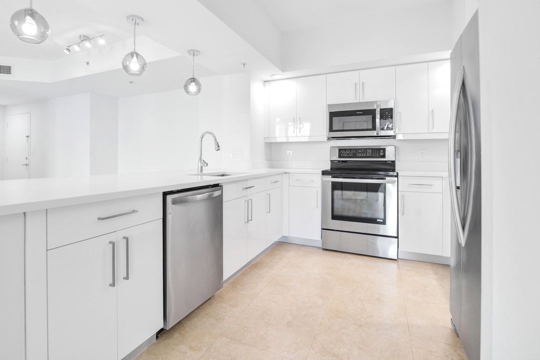 For Sale: $560,000 (2 beds, 2 baths, 1325 Square Feet)