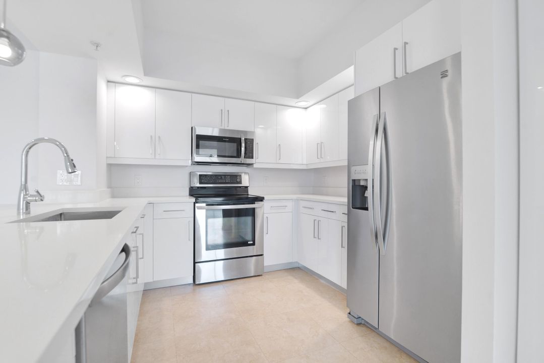 For Sale: $560,000 (2 beds, 2 baths, 1325 Square Feet)