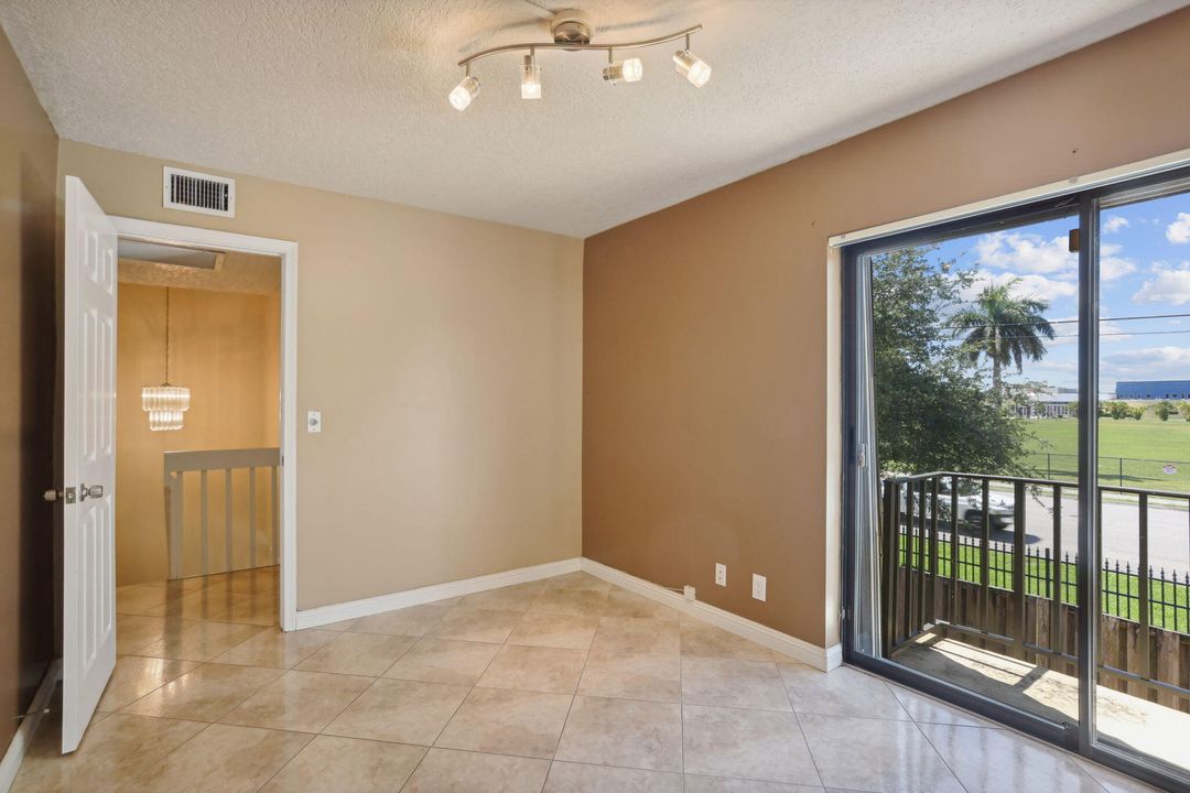 For Sale: $365,000 (3 beds, 2 baths, 1722 Square Feet)