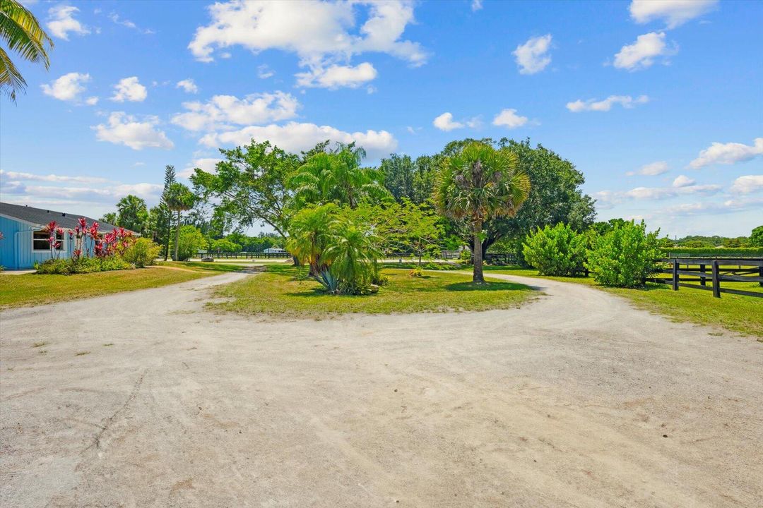 For Sale: $1,550,000 (3 beds, 3 baths, 1651 Square Feet)