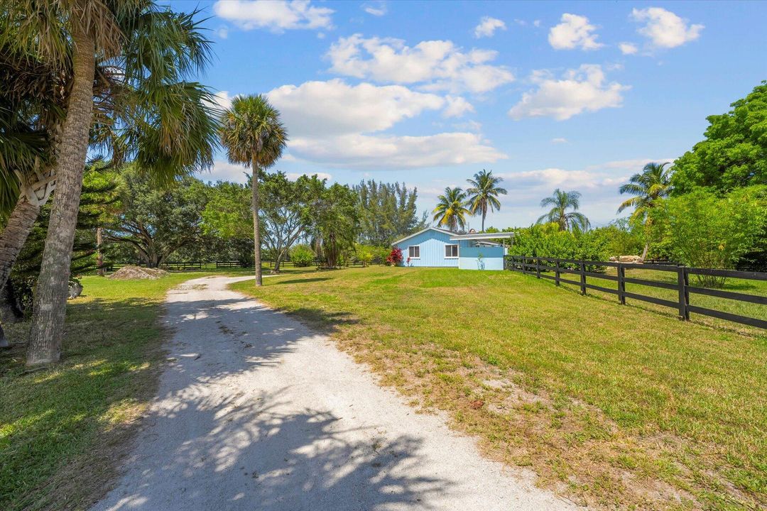 For Sale: $1,550,000 (3 beds, 3 baths, 1651 Square Feet)