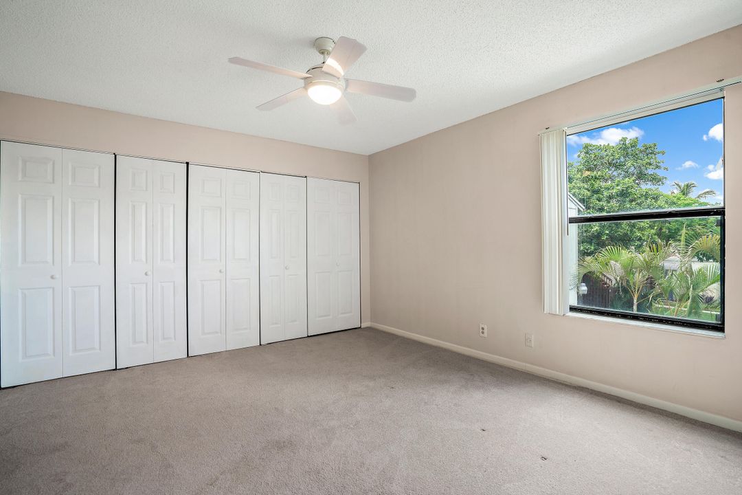 For Rent: $1,900 (2 beds, 2 baths, 864 Square Feet)