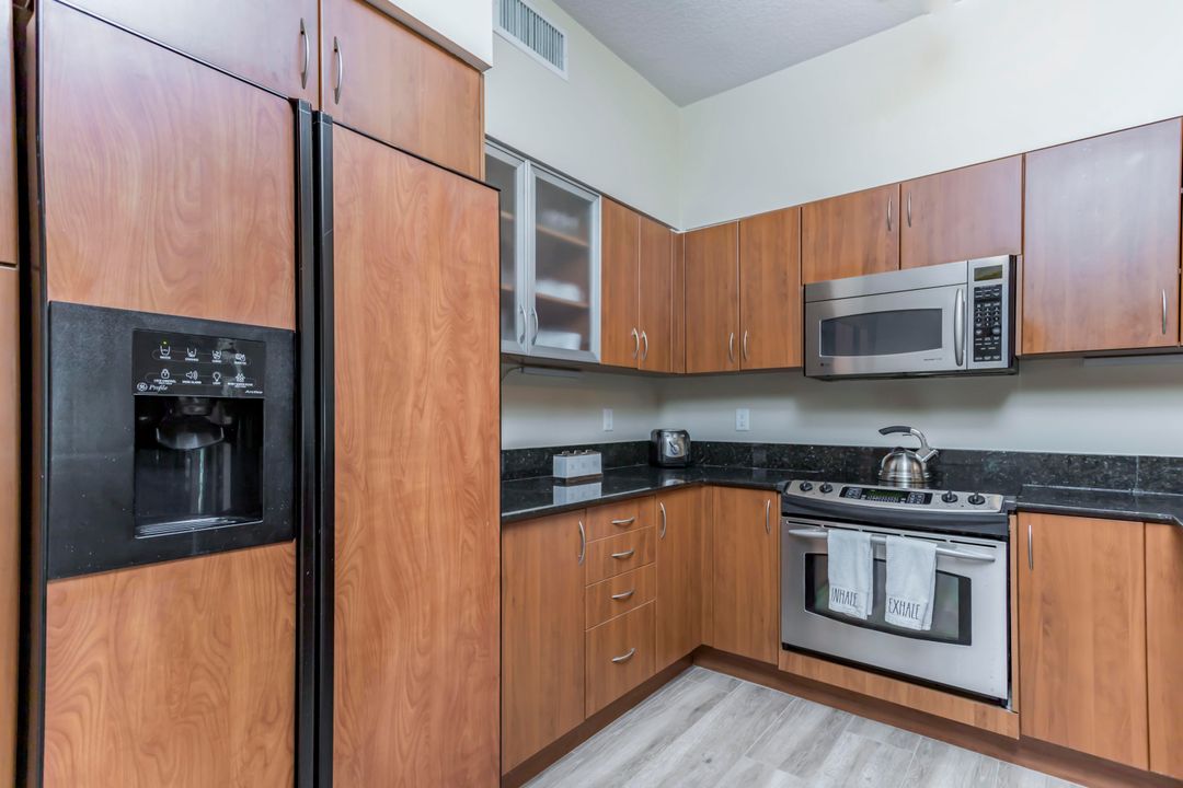 For Rent: $4,000 (2 beds, 2 baths, 1080 Square Feet)