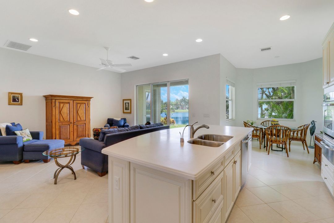 Active With Contract: $1,195,000 (4 beds, 3 baths, 2886 Square Feet)