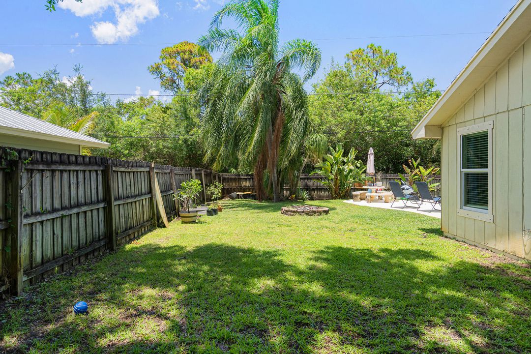 Active With Contract: $395,000 (3 beds, 2 baths, 1462 Square Feet)