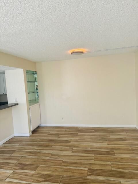 For Rent: $1,545 (1 beds, 1 baths, 705 Square Feet)